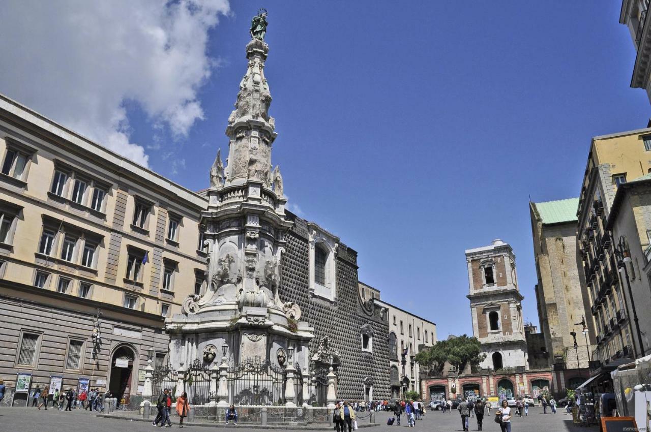 Manuela Apartments Centro Storico Naples Luaran gambar